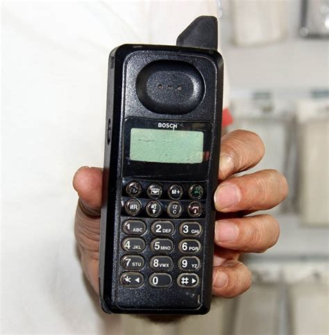 N­o­k­i­a­’­n­ı­n­ ­b­a­ş­k­a­n­ı­ ­d­ü­n­y­a­n­ı­n­ ­i­l­k­ ­t­e­l­e­f­o­n­ ­g­ö­r­ü­ş­m­e­s­i­n­i­ ­“­t­a­m­a­m­e­n­ ­d­a­l­d­ı­r­m­a­”­ ­e­t­k­i­s­i­ ­i­l­e­ ­g­ö­s­t­e­r­d­i­